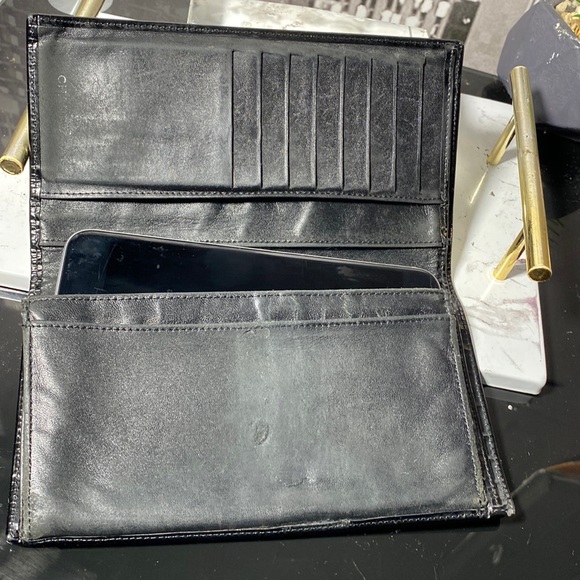 Authentic Chanel CC Patent Leather Wallet - Picture 8 of 17